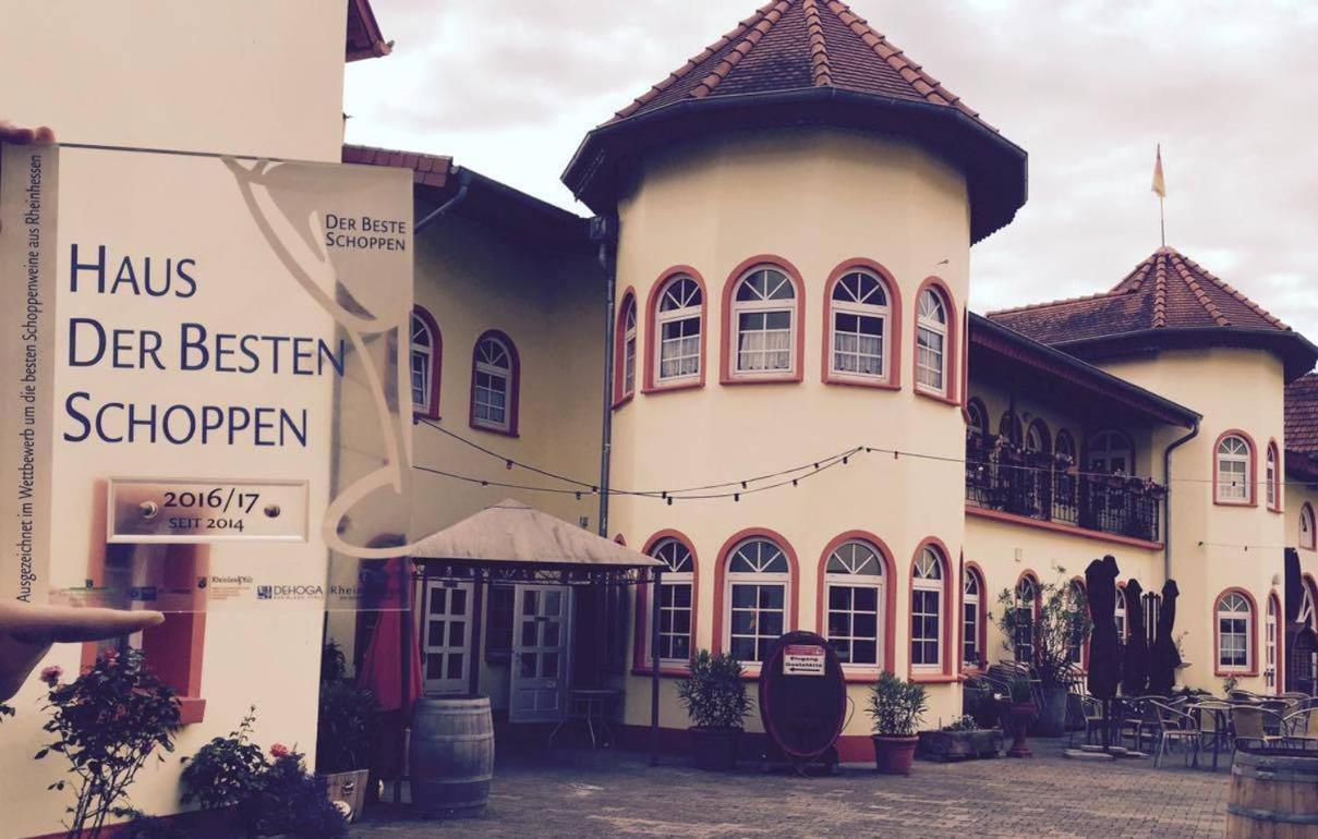 Hotel Weinschloesschen Im Weingut Roos Ilbesheim Exterior foto